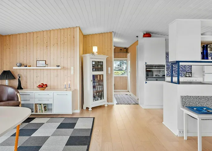 Summer House With Fjord View Near 度假居